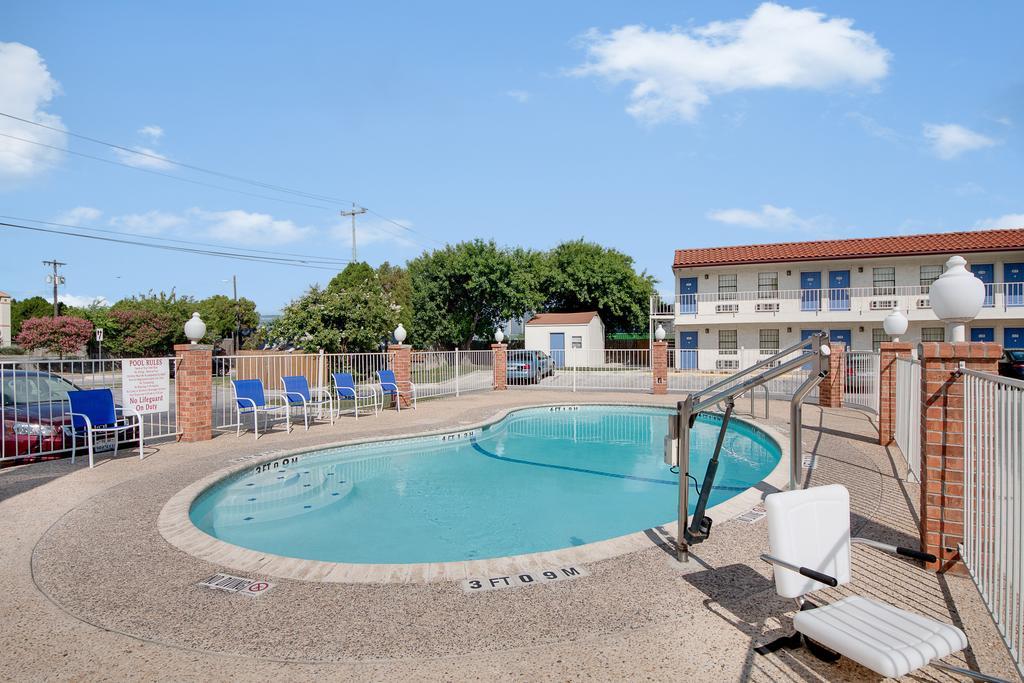 Americas Best Value Inn San Antonio Buitenkant foto