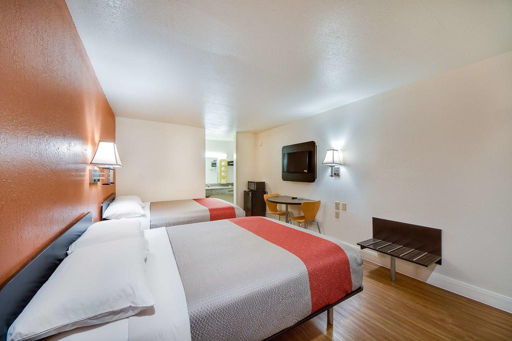 Americas Best Value Inn San Antonio Buitenkant foto